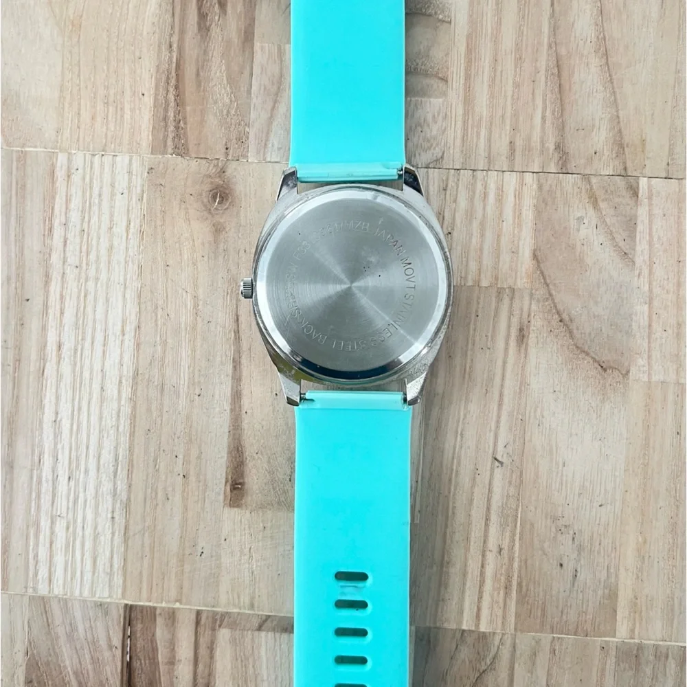 Gruen retro style silver tone silicone strap watch NEW BATTERY